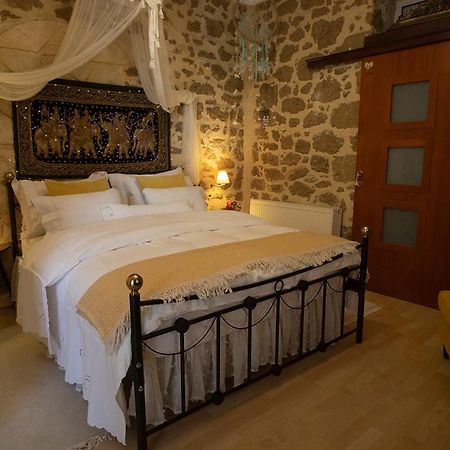 Stone Suite In The Center Of Corinth Exterior foto