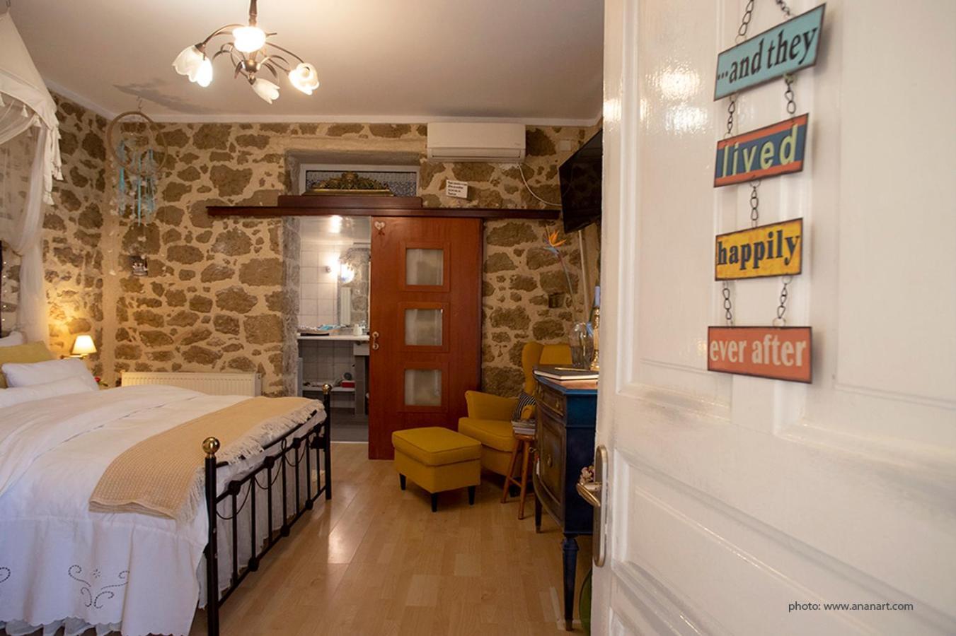 Stone Suite In The Center Of Corinth Exterior foto