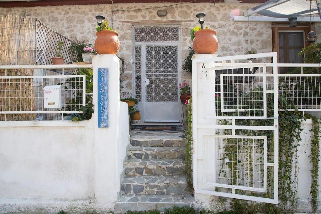 Stone Suite In The Center Of Corinth Exterior foto