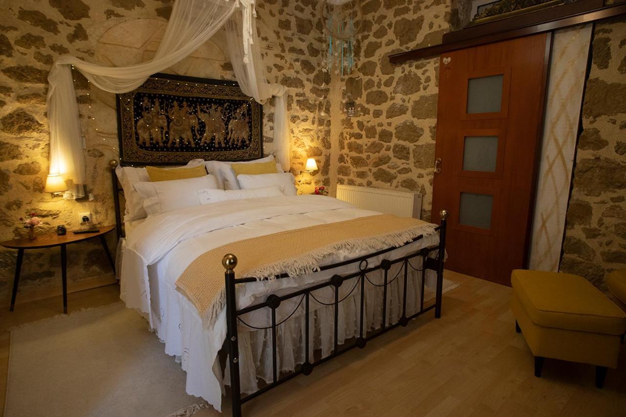 Stone Suite In The Center Of Corinth Exterior foto